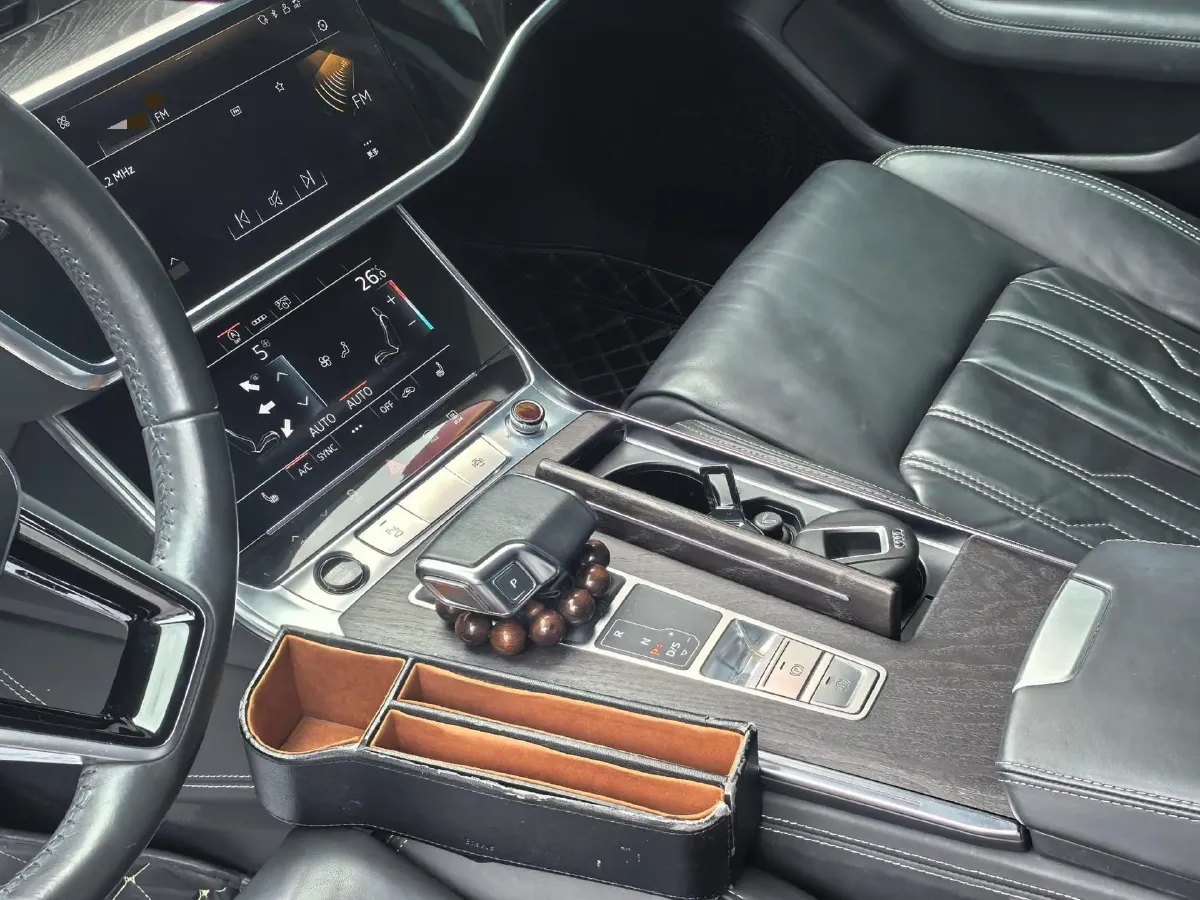 2021 Audi A6L 2.0T 224HP L4 7DCT,autocango,china used car exporter,china ev exporter,chinese used car exporter,chinese used ev exporter