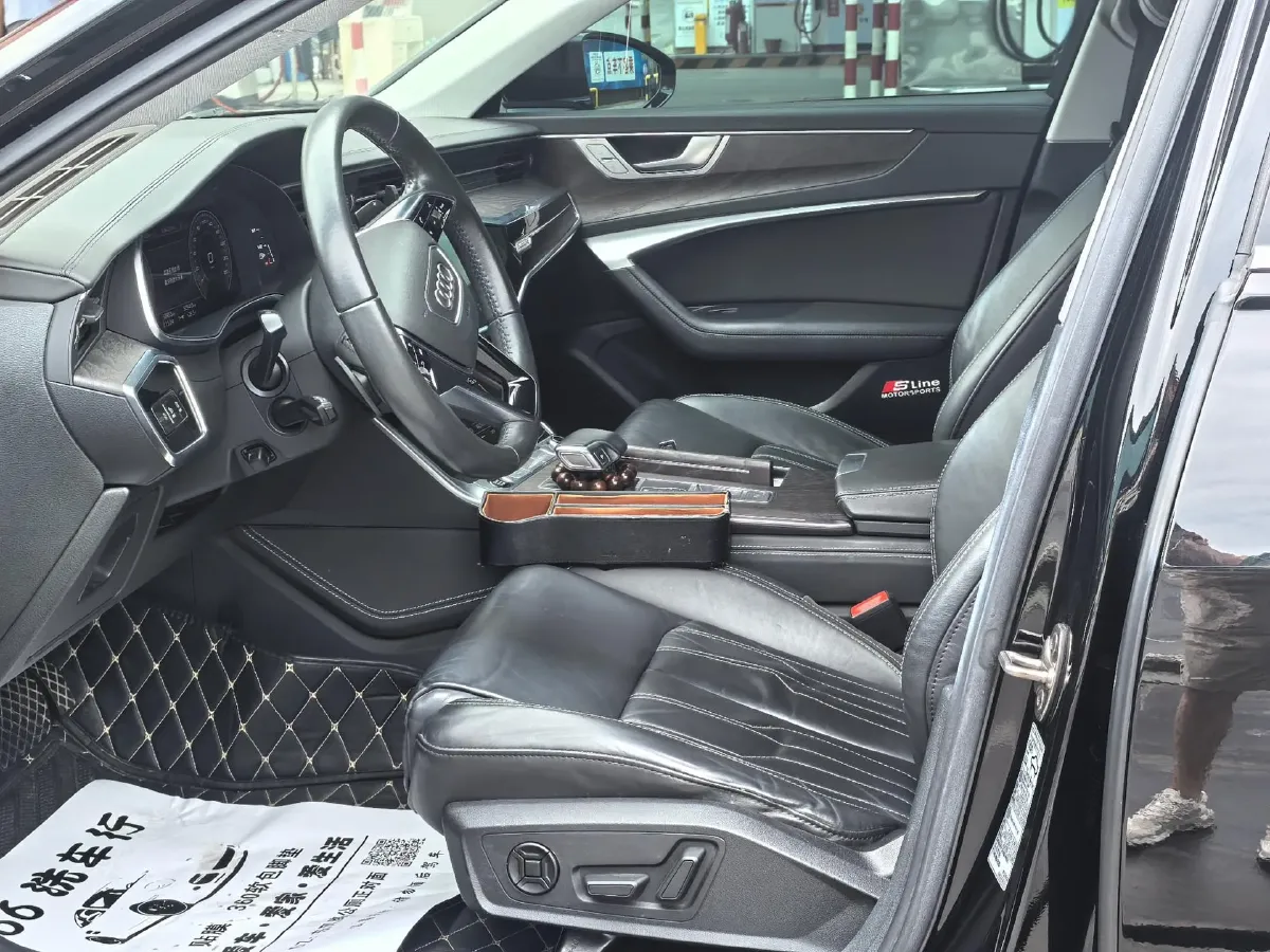 2021 Audi A6L 2.0T 224HP L4 7DCT,autocango,china used car exporter,china ev exporter,chinese used car exporter,chinese used ev exporter