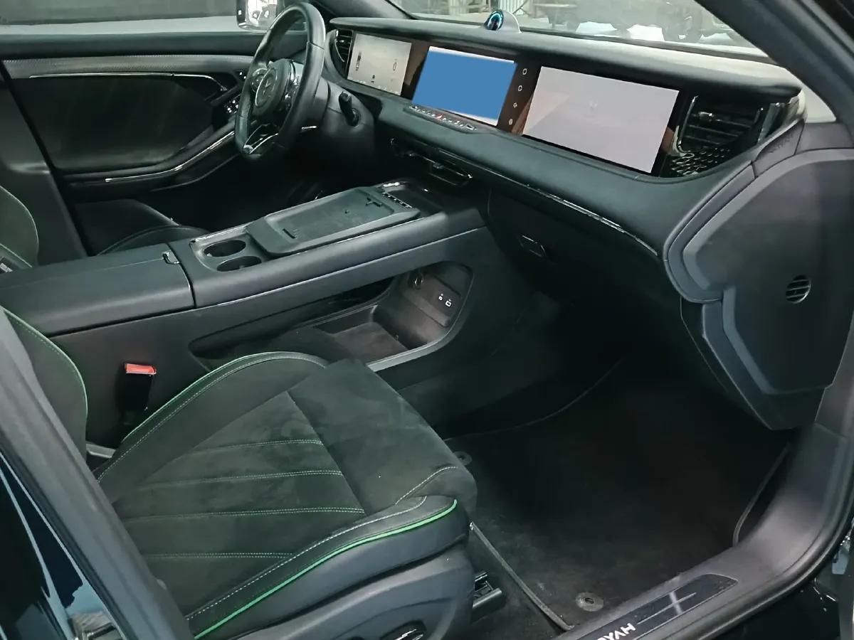 2025 Voyah FREE 1.5T 150HP L4 REEV 43KWH,autocango,china used car exporter,china ev exporter,chinese used car exporter,chinese used ev exporter