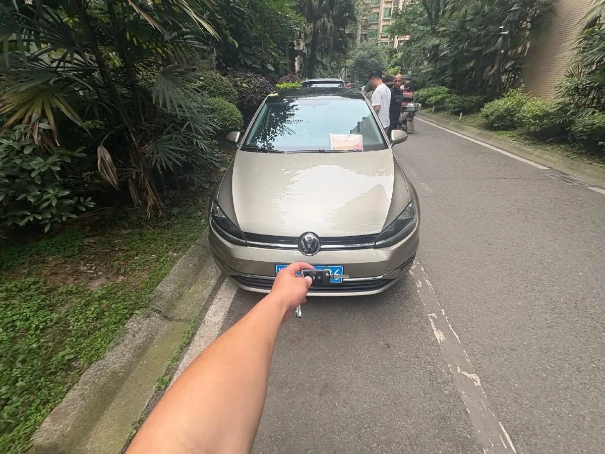 2018 Volkswagen Golf 1.6L 110HP L4 6AT,autocango,china used car exporter,china ev exporter,chinese used car exporter,chinese used ev exporter