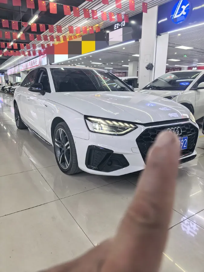2022 Audi A4L 2.0T 190HP L4 7DCT,autocango,china used car exporter,china ev exporter,chinese used car exporter,chinese used ev exporter