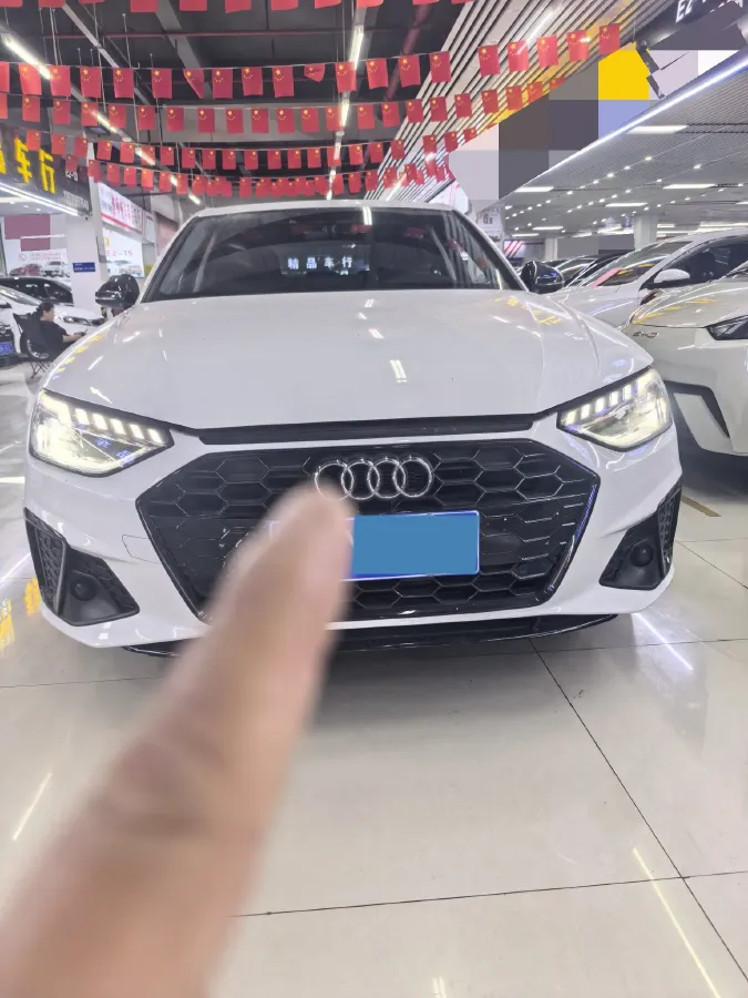 2022 Audi A4L 2.0T 190HP L4 7DCT,autocango,china used car exporter,china ev exporter,chinese used car exporter,chinese used ev exporter