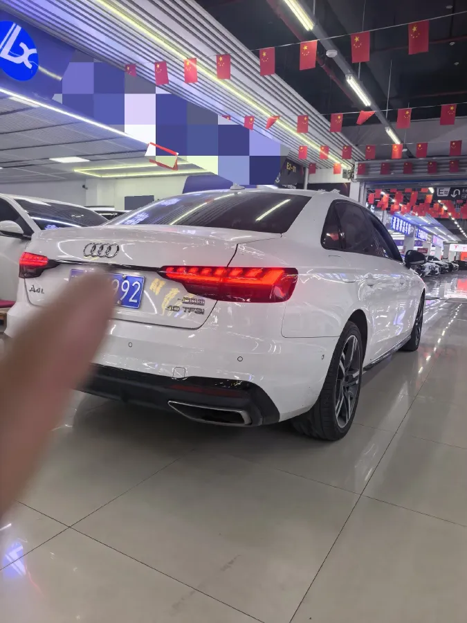 2022 Audi A4L 2.0T 190HP L4 7DCT,autocango,china used car exporter,china ev exporter,chinese used car exporter,chinese used ev exporter