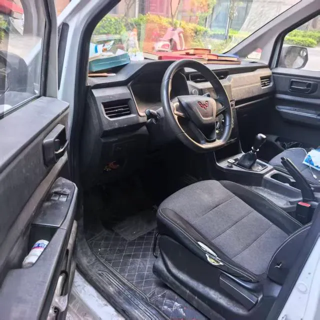 2020 WuLing HongGuang Plus 1.5L 99HP L4 6MT,autocango,china used car exporter,china ev exporter,chinese used car exporter,chinese used ev exporter
