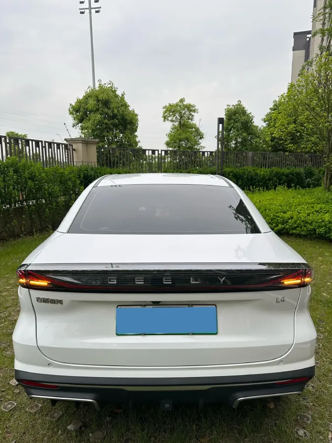 2023 Geely Galaxy L6 1.5T 163HP L4 3DHT PHEV,autocango,china used car exporter,china ev exporter,chinese used car exporter,chinese used ev exporter