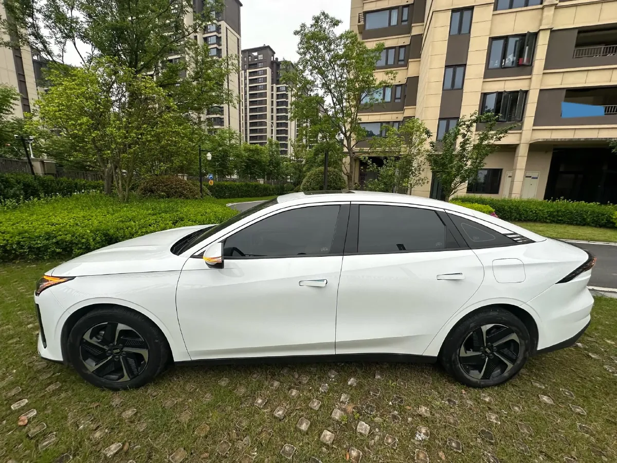 2023 Geely Galaxy L6 1.5T 163HP L4 3DHT PHEV,autocango,china used car exporter,china ev exporter,chinese used car exporter,chinese used ev exporter