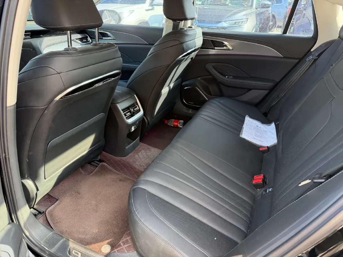 2023 HongQi H5 2.0T 224HP L4 8AT,autocango,china used car exporter,china ev exporter,chinese used car exporter,chinese used ev exporter