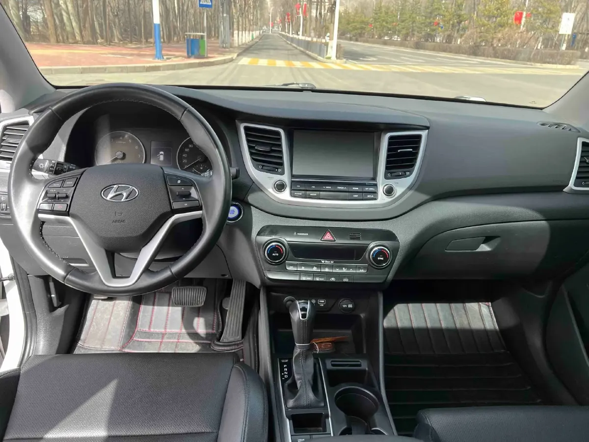 2015 Hyundai Tucson 1.6T 177HP L4 7DCT,autocango,china used car exporter,china ev exporter,chinese used car exporter,chinese used ev exporter