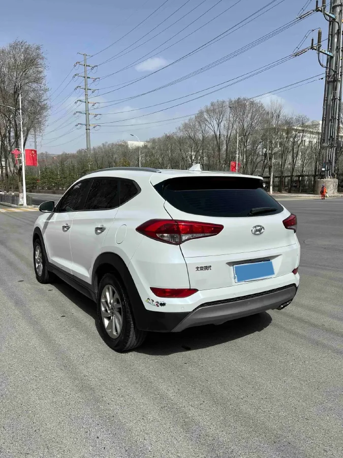 2015 Hyundai Tucson 1.6T 177HP L4 7DCT,autocango,china used car exporter,china ev exporter,chinese used car exporter,chinese used ev exporter