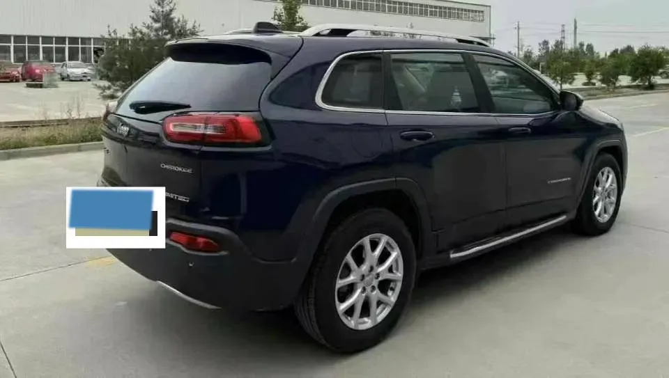 2017 Jeep Cherokee 2.4L 175HP L4 9AT,autocango,china used car exporter,china ev exporter,chinese used car exporter,chinese used ev exporter