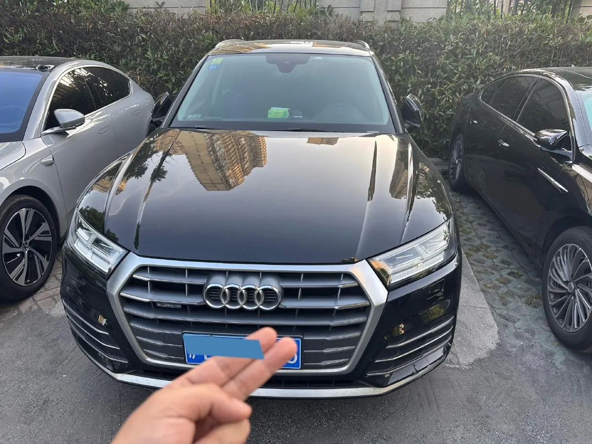 2020 Audi Q5L 2.0T 190HP L4 7DCT,autocango,china used car exporter,china ev exporter,chinese used car exporter,chinese used ev exporter