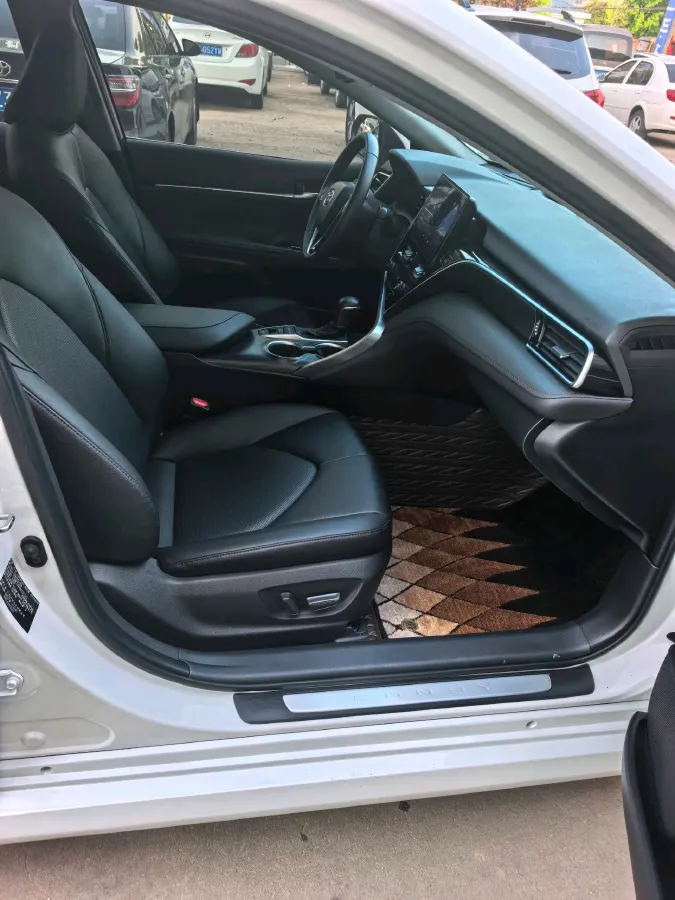 2021 Toyota Camry 2.5L 209HP L4 8AT,autocango,china used car exporter,china ev exporter,chinese used car exporter,chinese used ev exporter