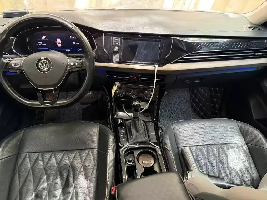 2019 Volvo V40 1.5T 152HP L4 6AT,autocango,china used car exporter,china ev exporter,chinese used car exporter,chinese used ev exporter