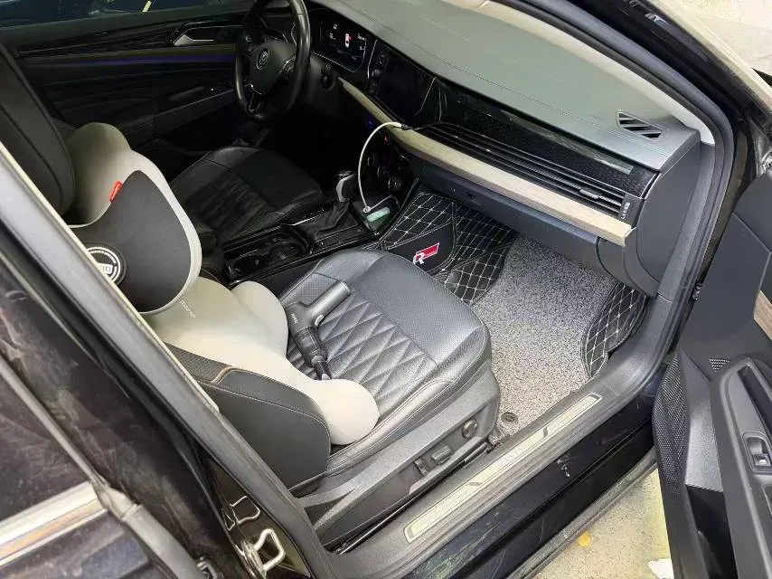 2019 Volvo V40 1.5T 152HP L4 6AT,autocango,china used car exporter,china ev exporter,chinese used car exporter,chinese used ev exporter
