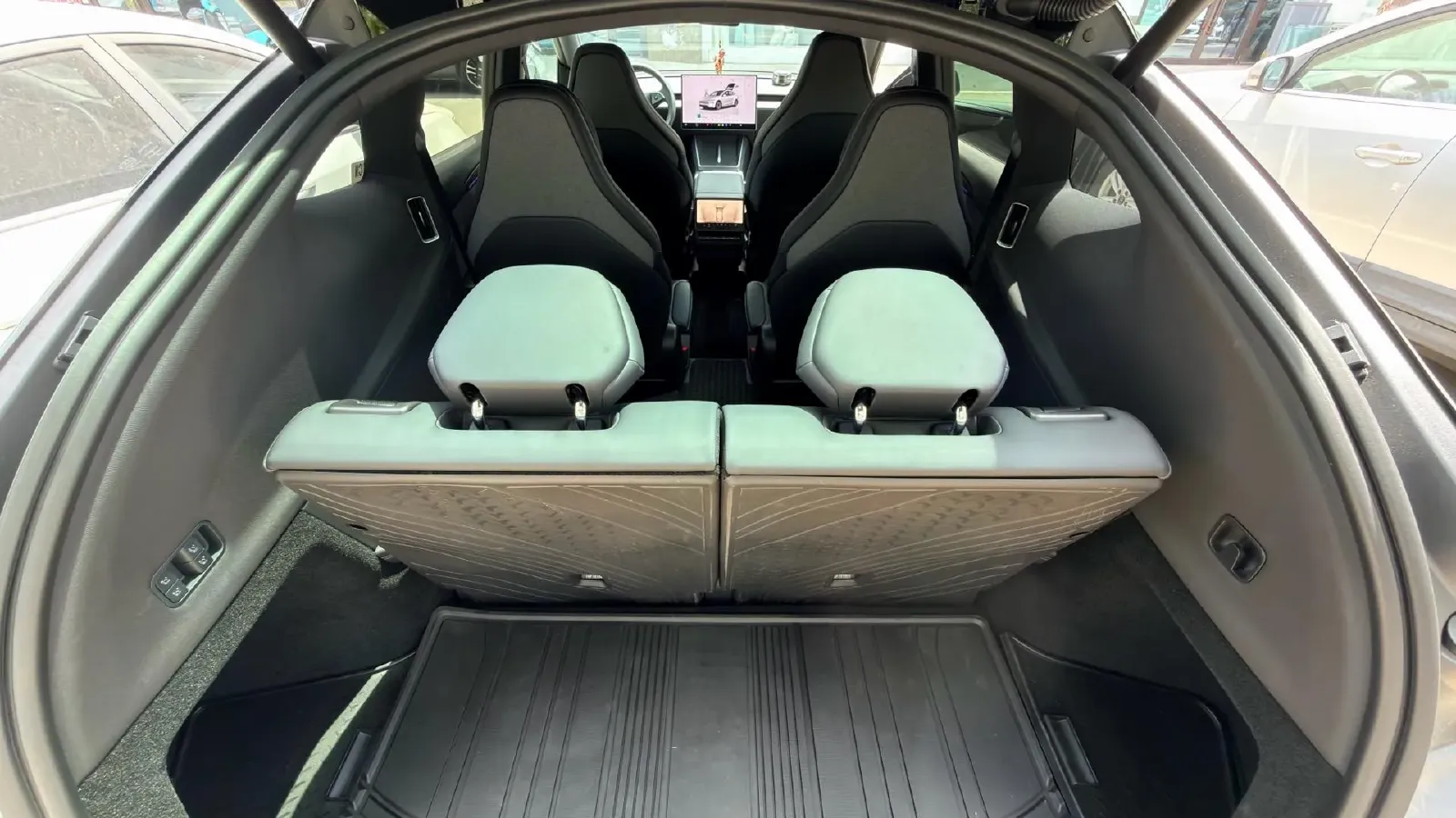 2025 Tesla Model Y L BEV,autocango,china used car exporter,china ev exporter,chinese used car exporter,chinese used ev exporter
