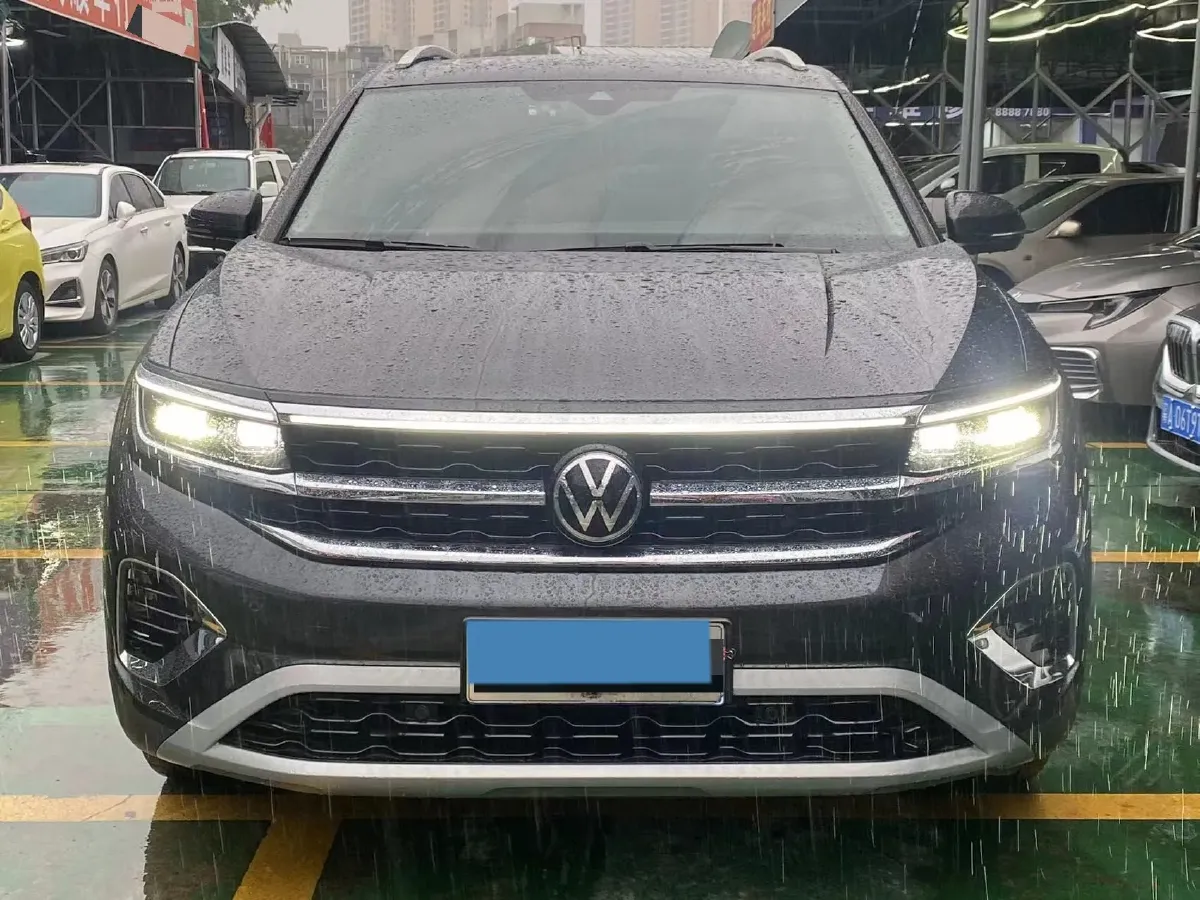 2021 Volkswagen Talagon 2.0T 220HP L4 7DCT,autocango,china used car exporter,china ev exporter,chinese used car exporter,chinese used ev exporter