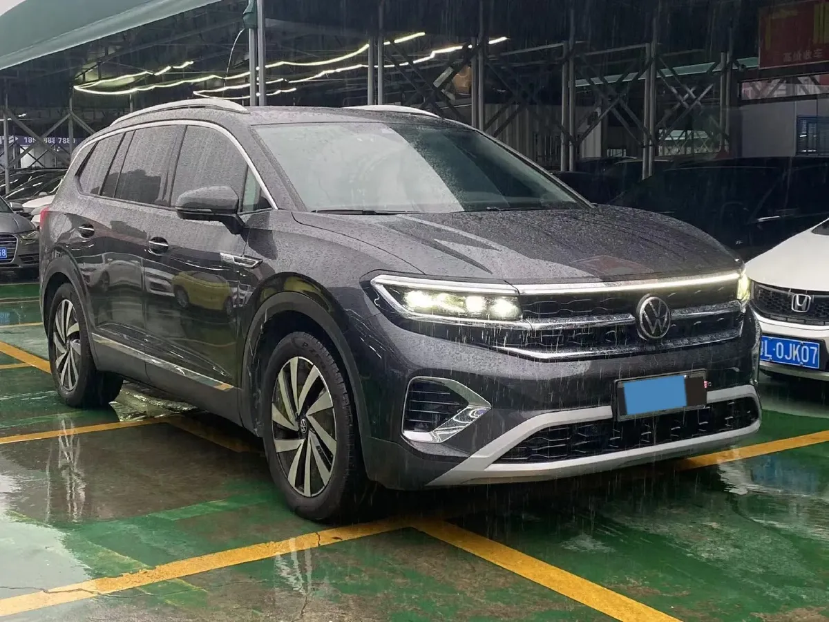 2021 Volkswagen Talagon 2.0T 220HP L4 7DCT,autocango,china used car exporter,china ev exporter,chinese used car exporter,chinese used ev exporter
