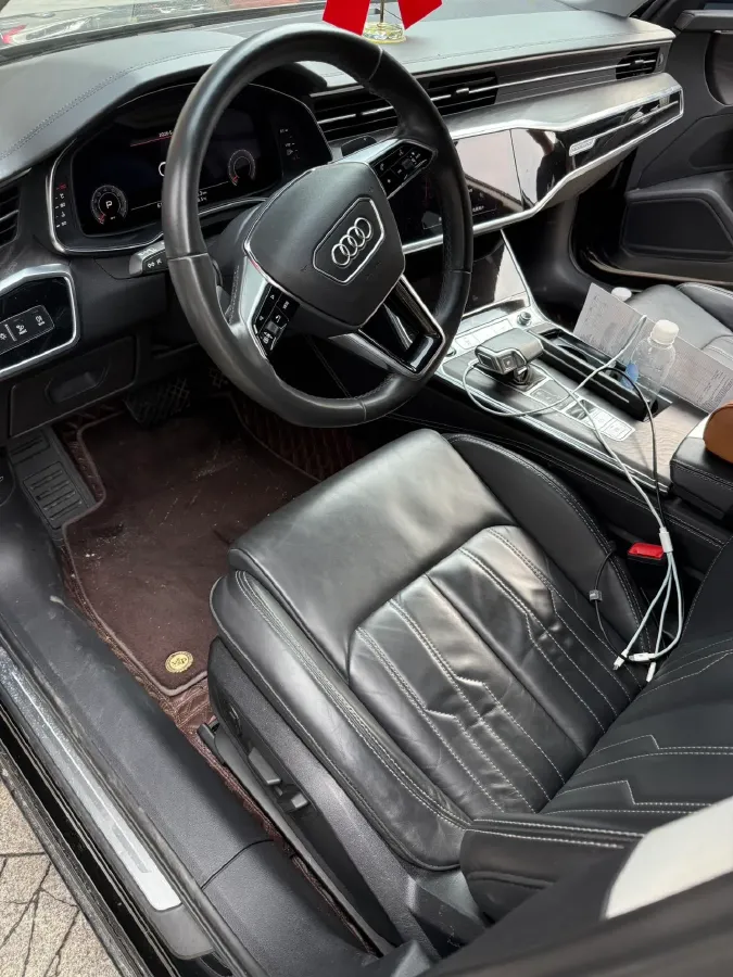 2021 Audi A6L 2.0T 224HP L4 7DCT,autocango,china used car exporter,china ev exporter,chinese used car exporter,chinese used ev exporter