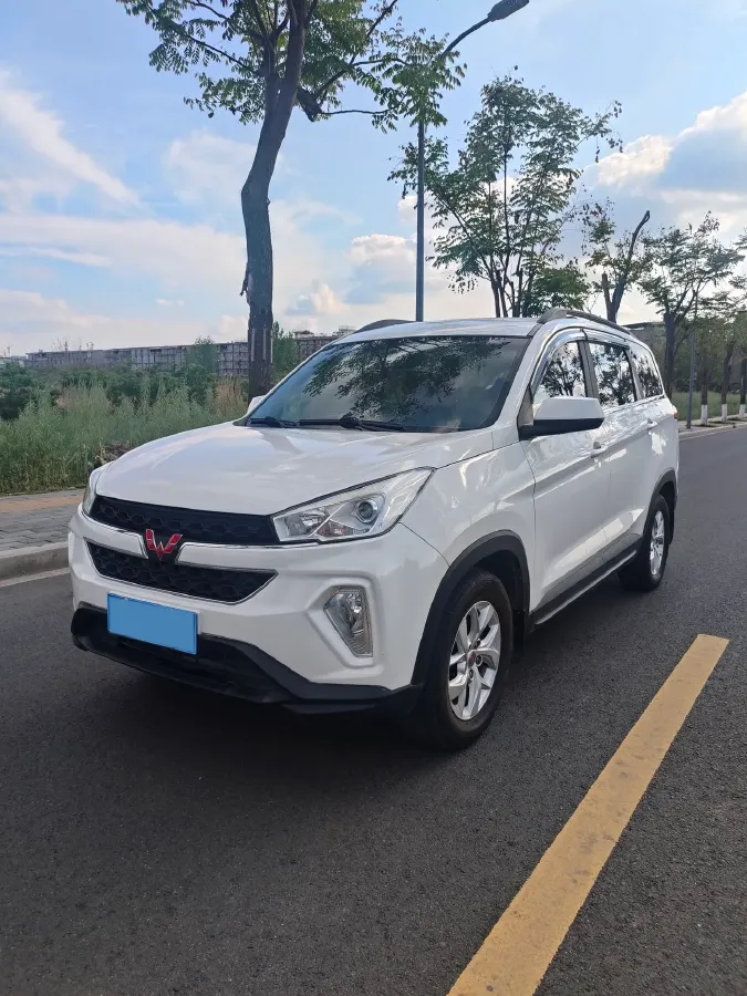 2018 WuLing HongGuang S3 1.5L 112HP L4 6MT,autocango,china used car exporter,china ev exporter,chinese used car exporter,chinese used ev exporter