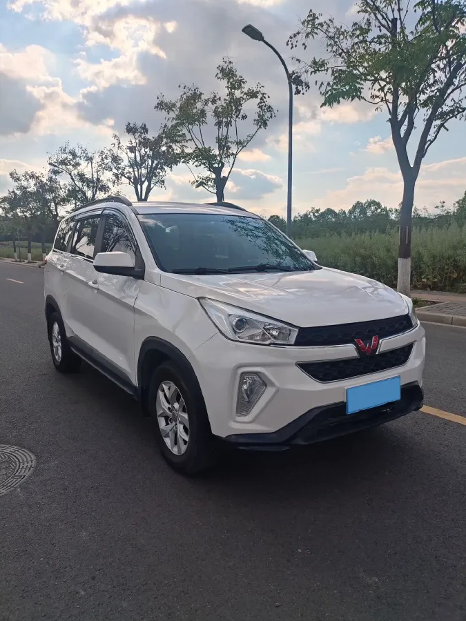 2018 WuLing HongGuang S3 1.5L 112HP L4 6MT,autocango,china used car exporter,china ev exporter,chinese used car exporter,chinese used ev exporter