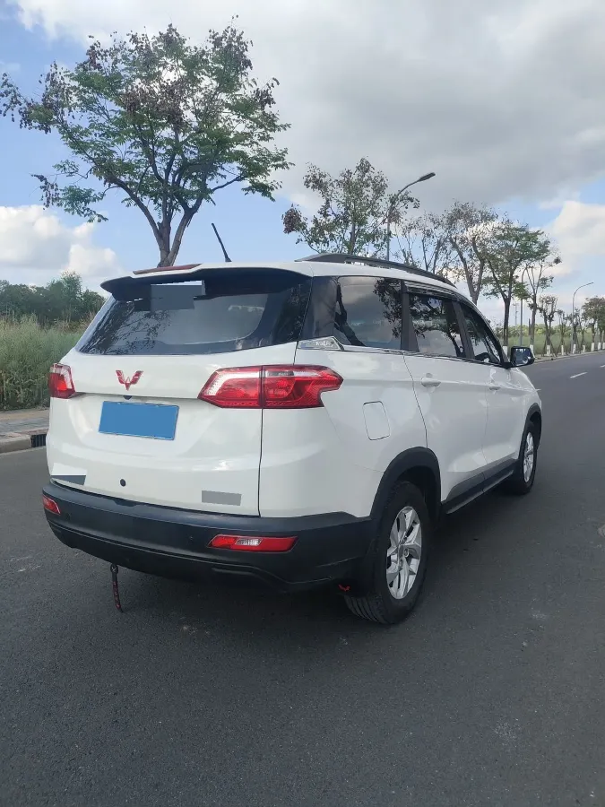2018 WuLing HongGuang S3 1.5L 112HP L4 6MT,autocango,china used car exporter,china ev exporter,chinese used car exporter,chinese used ev exporter