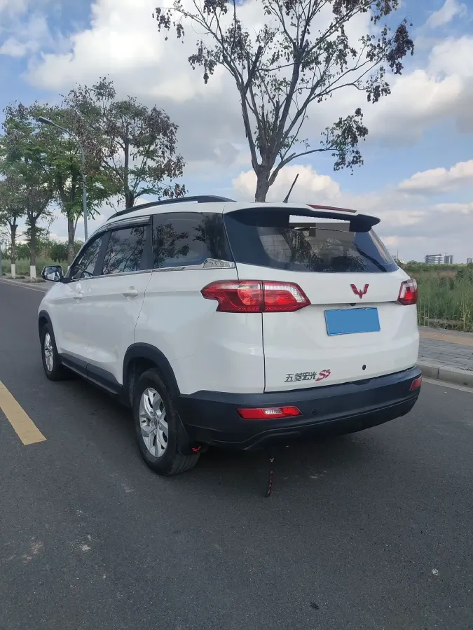 2018 WuLing HongGuang S3 1.5L 112HP L4 6MT,autocango,china used car exporter,china ev exporter,chinese used car exporter,chinese used ev exporter