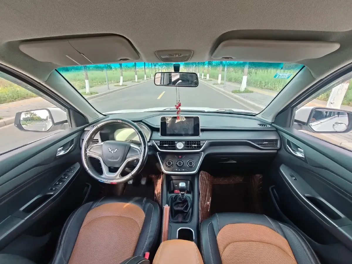 2018 WuLing HongGuang S3 1.5L 112HP L4 6MT,autocango,china used car exporter,china ev exporter,chinese used car exporter,chinese used ev exporter