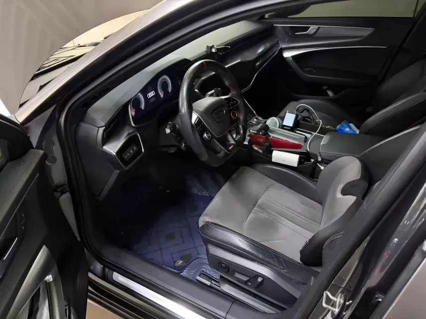 2019 Mercedes-Benz GLC Class 2.0T 245HP L4 9AT,autocango,china used car exporter,china ev exporter,chinese used car exporter,chinese used ev exporter