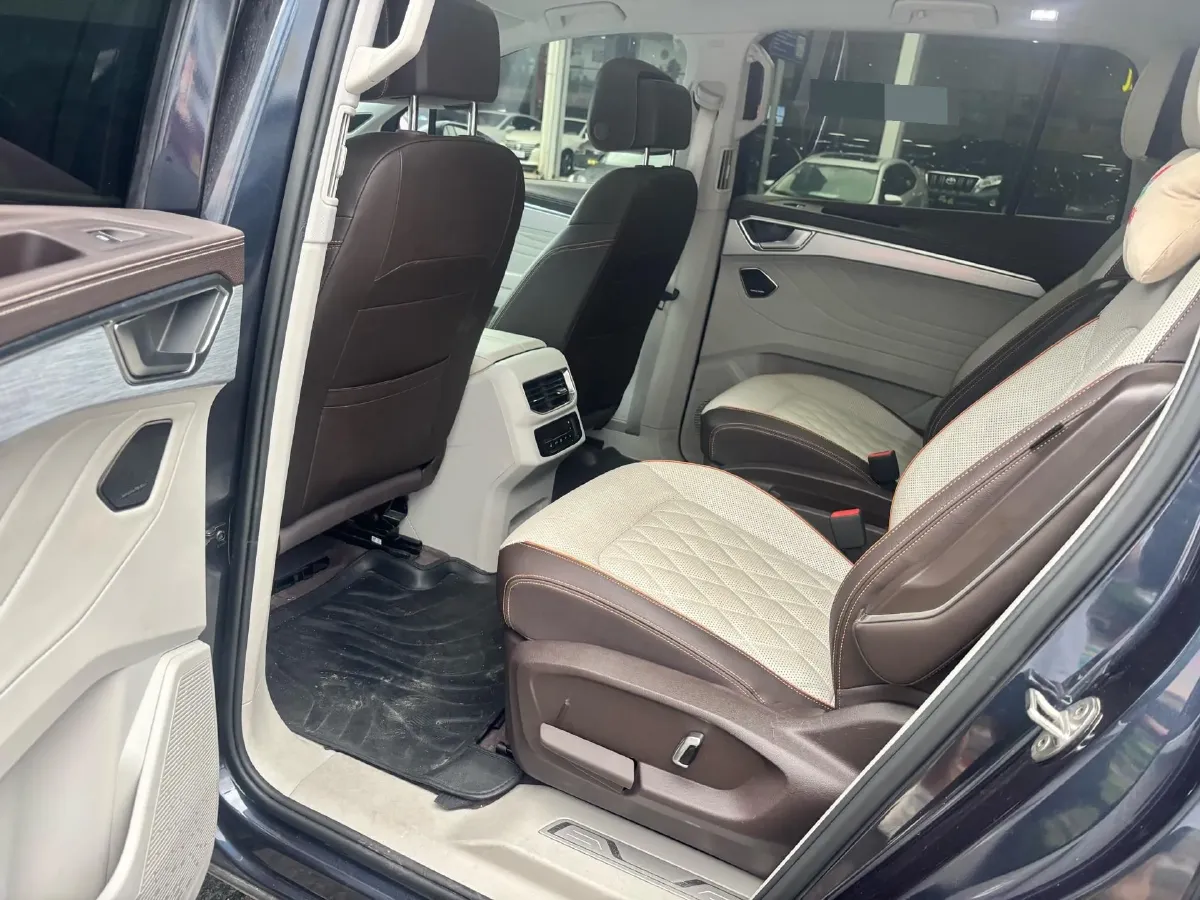 2022 Volkswagen Talagon 2.5T 299HP V6 7DCT,autocango,china used car exporter,china ev exporter,chinese used car exporter,chinese used ev exporter