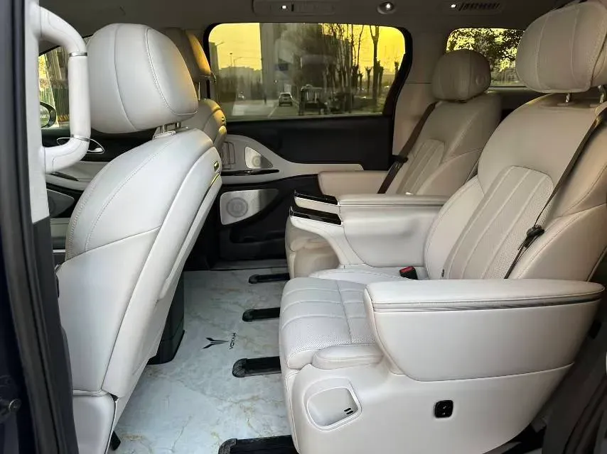 2025 Voyah Dream BEV 108.7KWH,autocango,china used car exporter,china ev exporter,chinese used car exporter,chinese used ev exporter