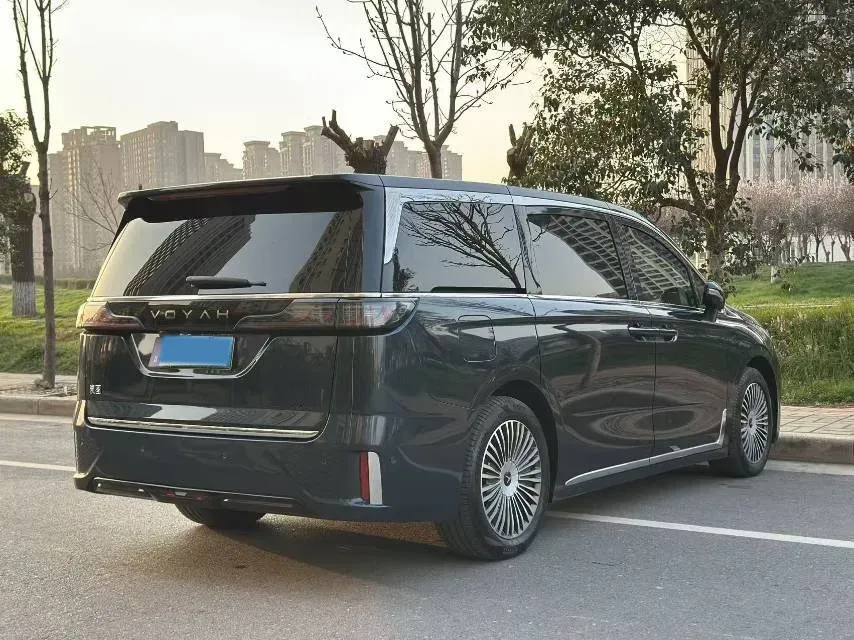 2025 Voyah Dream BEV 108.7KWH,autocango,china used car exporter,china ev exporter,chinese used car exporter,chinese used ev exporter