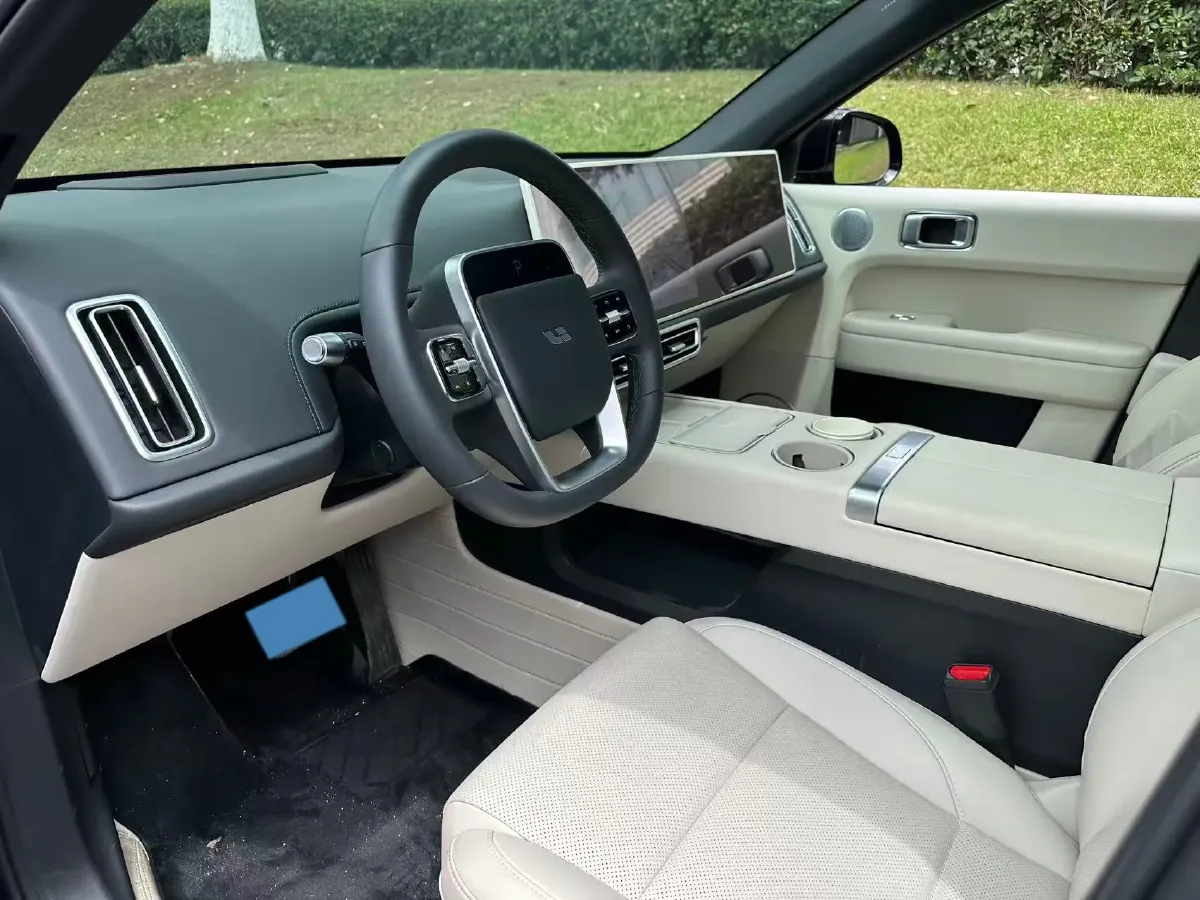 2024 Li L6 Range Extended 154HP L4 REEV 36.8KWH,autocango,china used car exporter,china ev exporter,chinese used car exporter,chinese used ev exporter