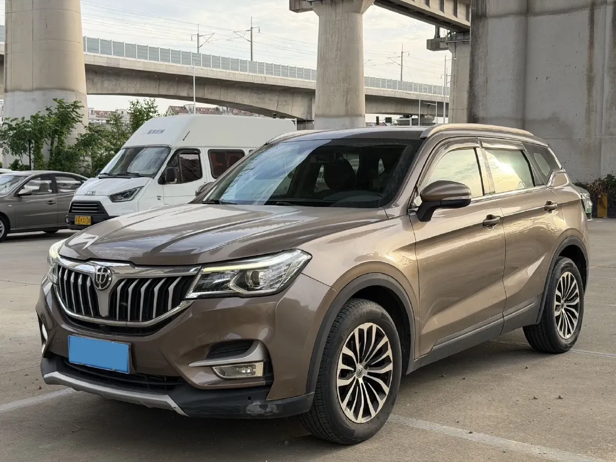 2018 Brilliance Auto V6 1.5T 150HP L4 6MT,autocango,china used car exporter,china ev exporter,chinese used car exporter,chinese used ev exporter