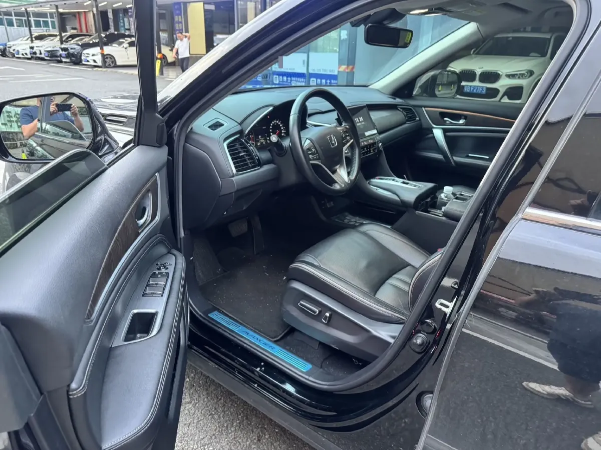2020 Honda Avancier 2.0T 272HP L4 9AT,autocango,china used car exporter,china ev exporter,chinese used car exporter,chinese used ev exporter