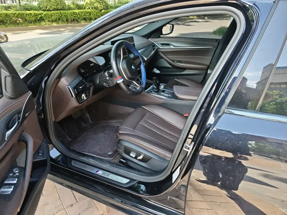 2021 BMW 5 Series 2.0T 252HP L4 8AT,autocango,china used car exporter,china ev exporter,chinese used car exporter,chinese used ev exporter