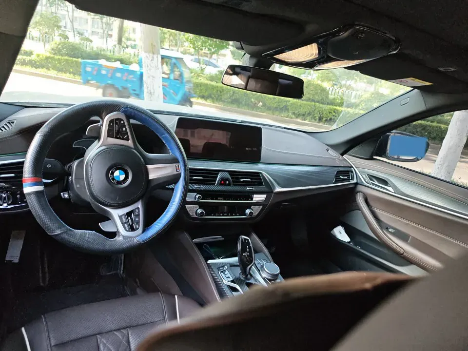 2021 BMW 5 Series 2.0T 252HP L4 8AT,autocango,china used car exporter,china ev exporter,chinese used car exporter,chinese used ev exporter
