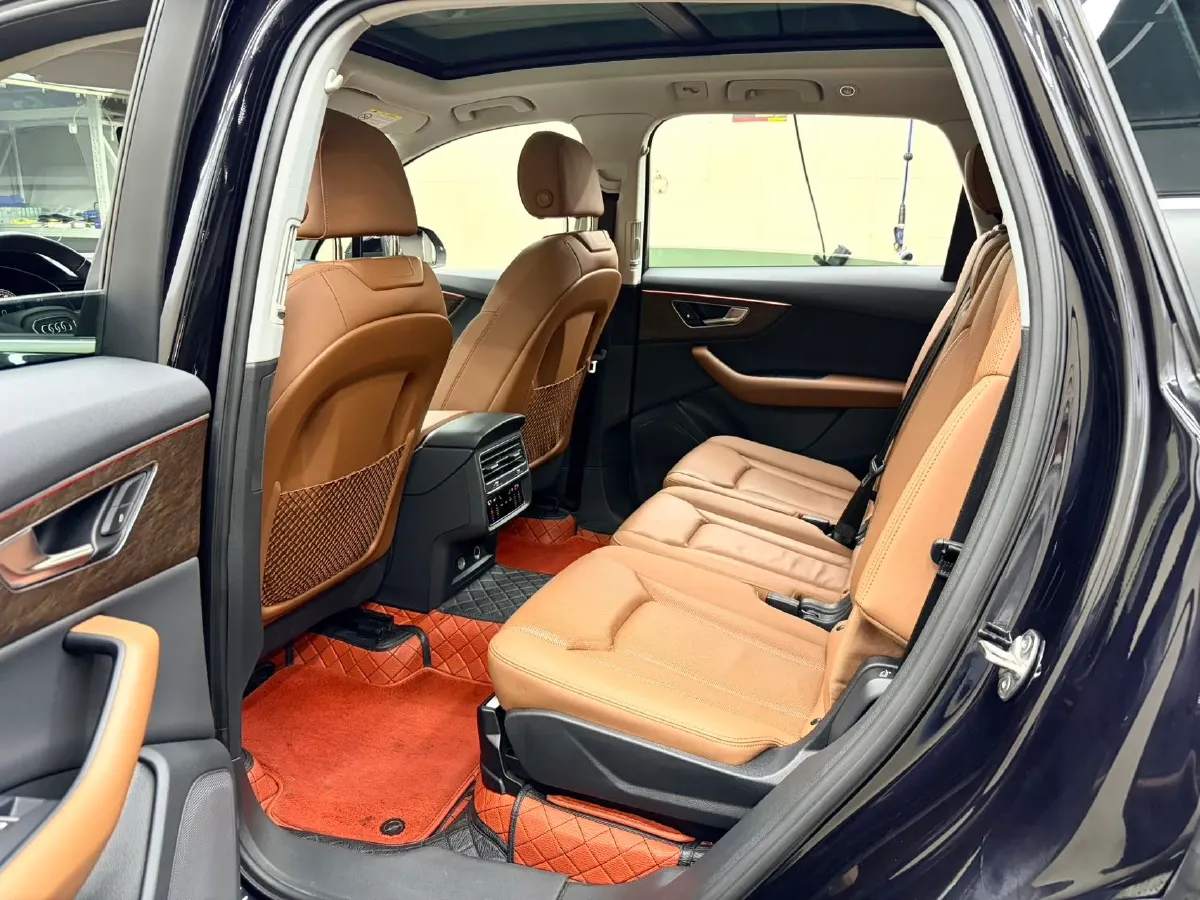2021 Audi Q7 3.0T 340HP V6 8AT,autocango,china used car exporter,china ev exporter,chinese used car exporter,chinese used ev exporter