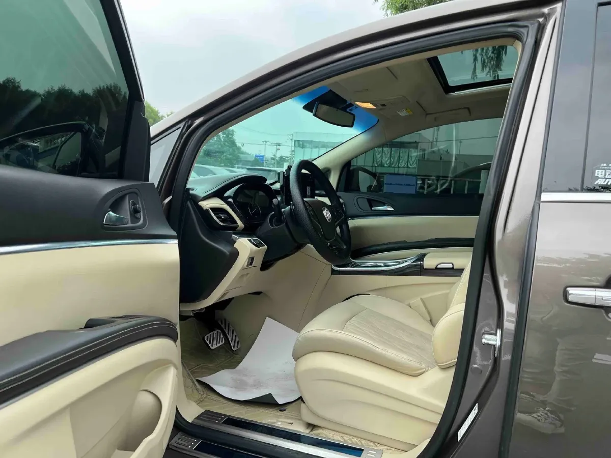 2023 Buick GL8 2.0T 237HP L4 9AT,autocango,china used car exporter,china ev exporter,chinese used car exporter,chinese used ev exporter