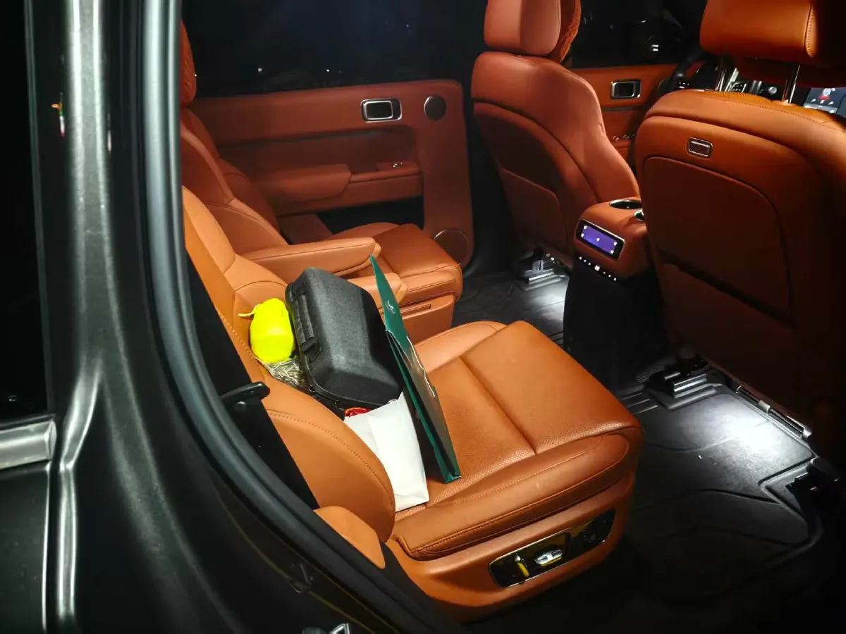 2024 Land Rover Range Rover Evoque 1.5T 200HP L3 8AT PHEV 15.5KWH,autocango,china used car exporter,china ev exporter,chinese used car exporter,chinese used ev exporter