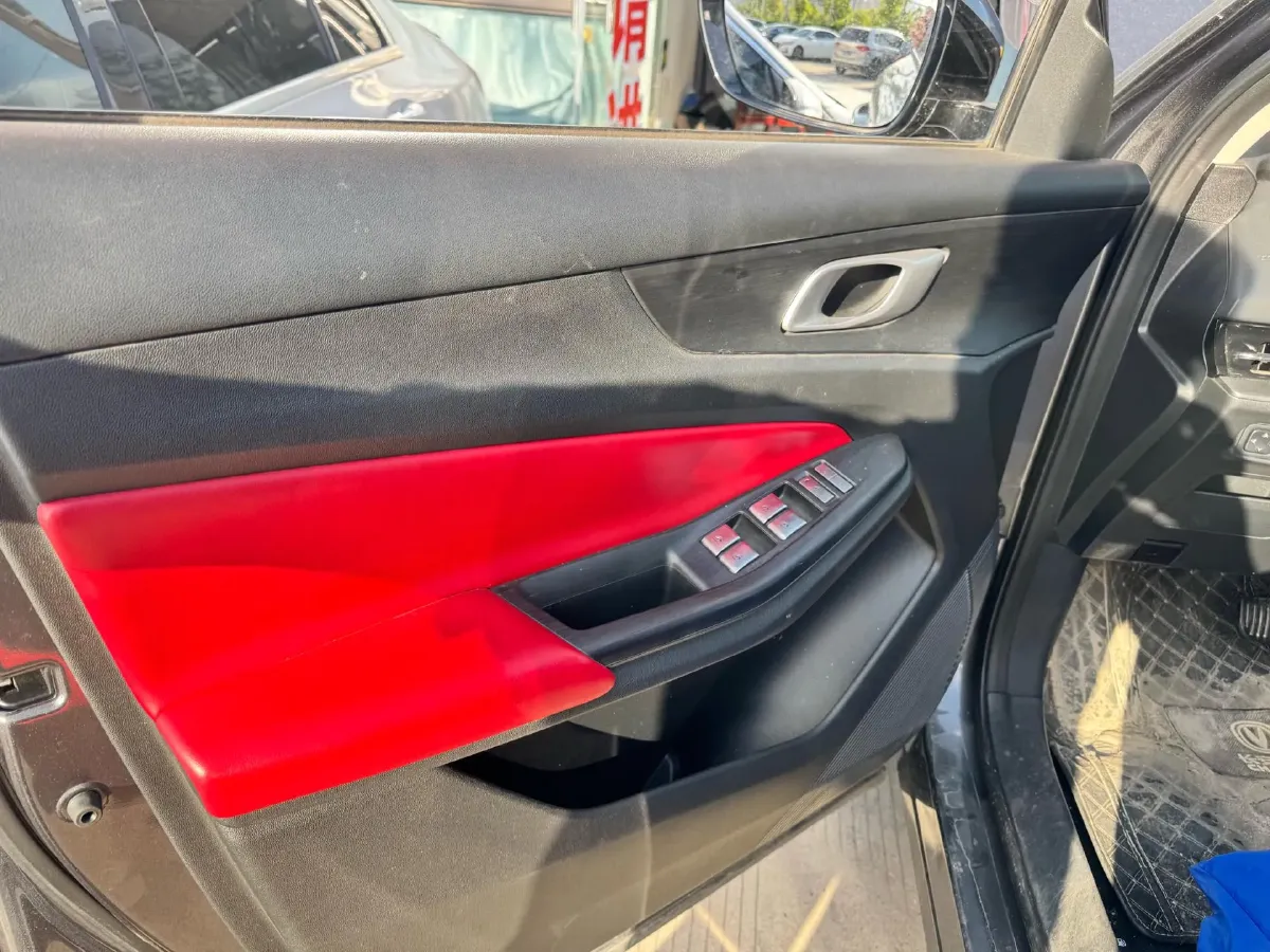 2022 ChangAn Oshan X7 Plus 1.5T 188HP L4 7DCT,autocango,china used car exporter,china ev exporter,chinese used car exporter,chinese used ev exporter