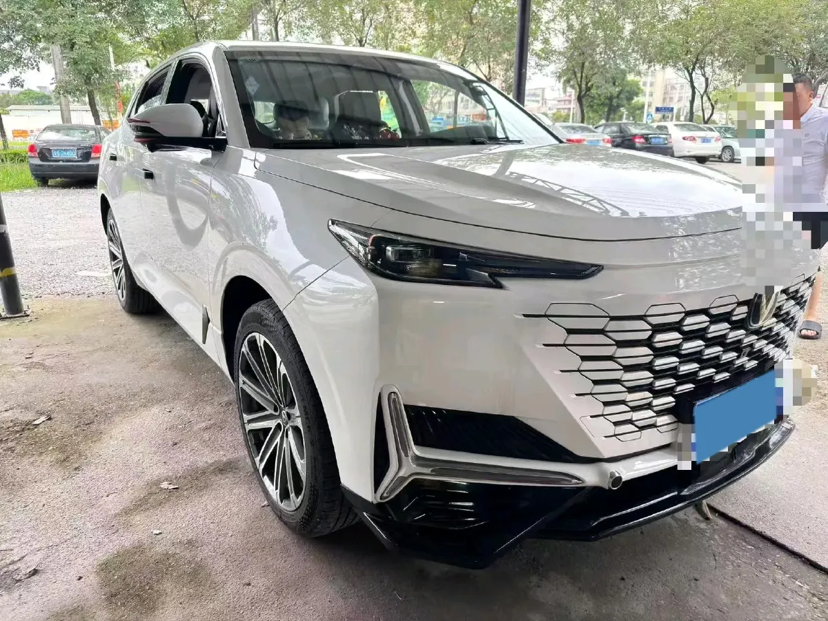 2024 ChangAn UNI-K 2.0T 233HP L4 8AT,autocango,china used car exporter,china ev exporter,chinese used car exporter,chinese used ev exporter