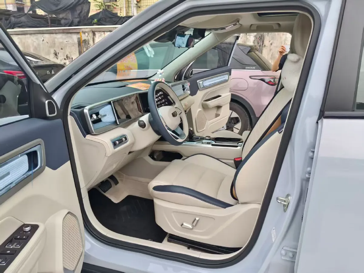 2023 Geely ICON 1.5T 181HP L4 7DCT,autocango,china used car exporter,china ev exporter,chinese used car exporter,chinese used ev exporter