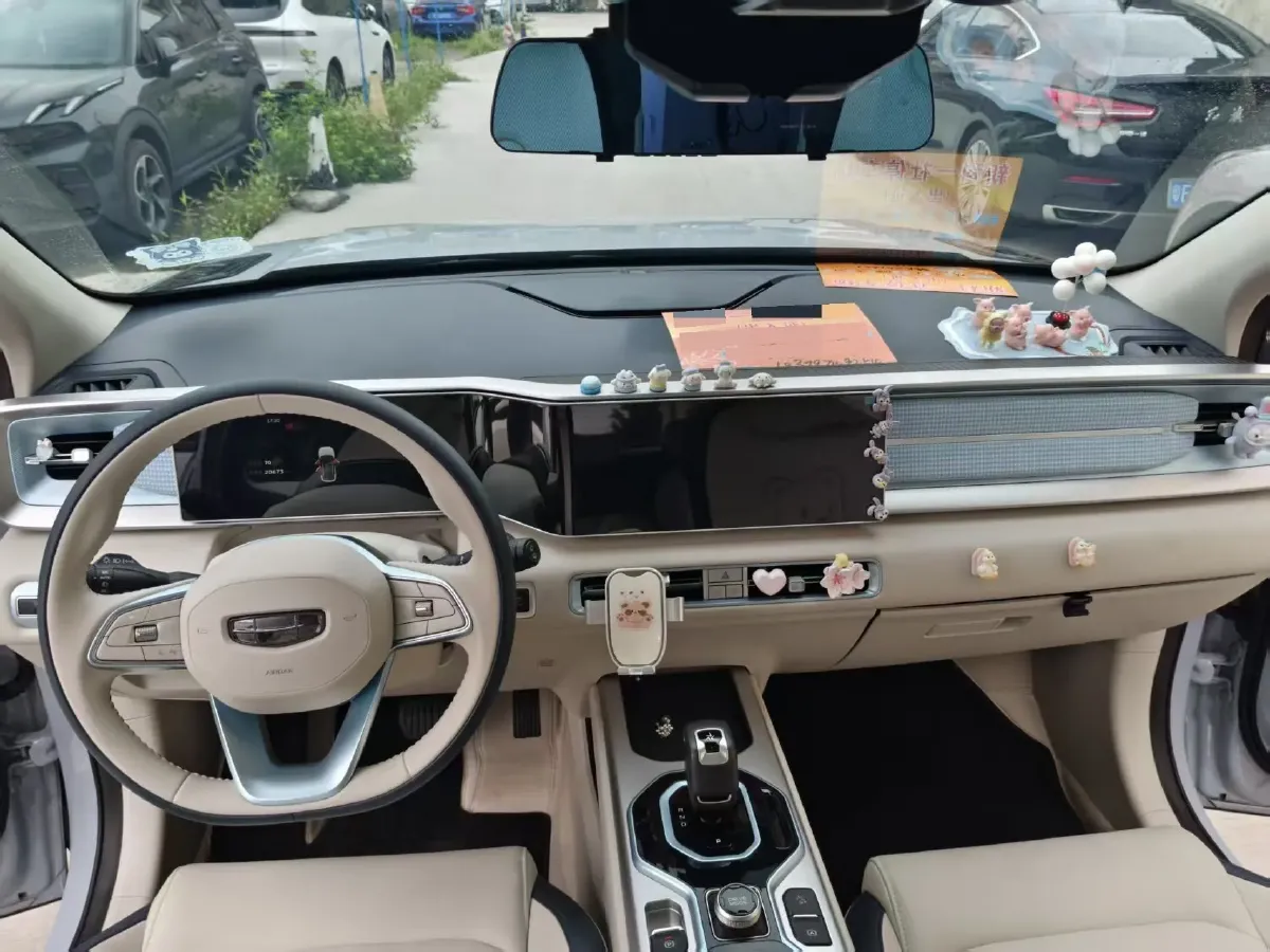 2023 Geely ICON 1.5T 181HP L4 7DCT,autocango,china used car exporter,china ev exporter,chinese used car exporter,chinese used ev exporter