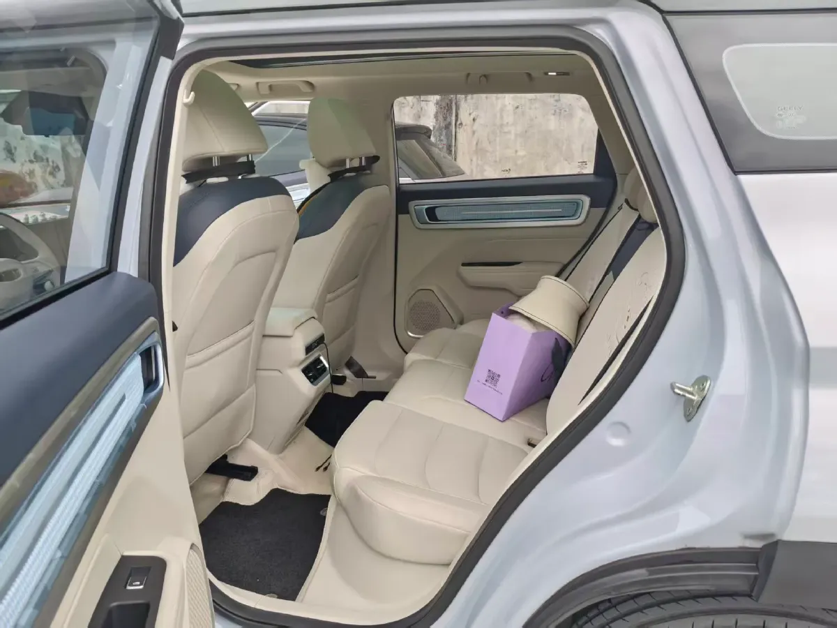 2023 Geely ICON 1.5T 181HP L4 7DCT,autocango,china used car exporter,china ev exporter,chinese used car exporter,chinese used ev exporter