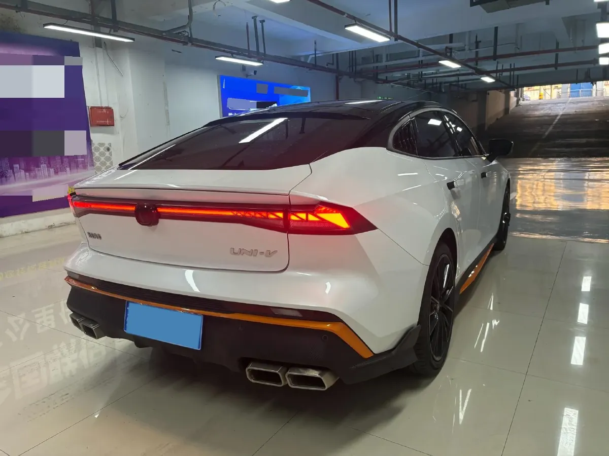 2024 ChangAn UNI-V 1.5T 188HP L4 7DCT,autocango,china used car exporter,china ev exporter,chinese used car exporter,chinese used ev exporter