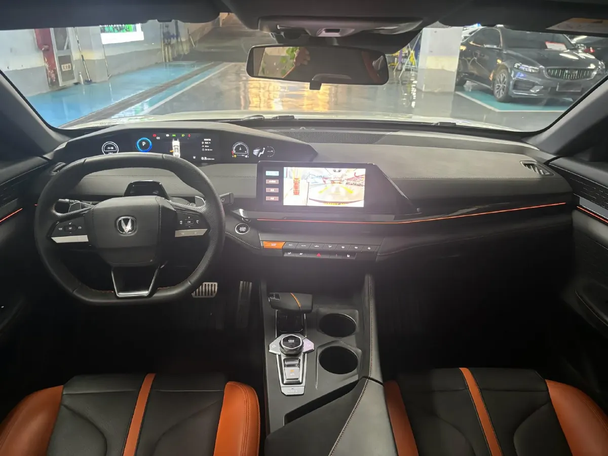 2024 ChangAn UNI-V 1.5T 188HP L4 7DCT,autocango,china used car exporter,china ev exporter,chinese used car exporter,chinese used ev exporter