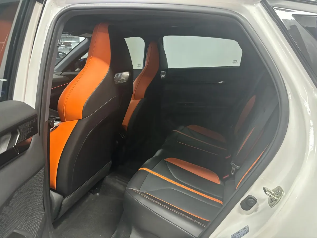 2024 ChangAn UNI-V 1.5T 188HP L4 7DCT,autocango,china used car exporter,china ev exporter,chinese used car exporter,chinese used ev exporter