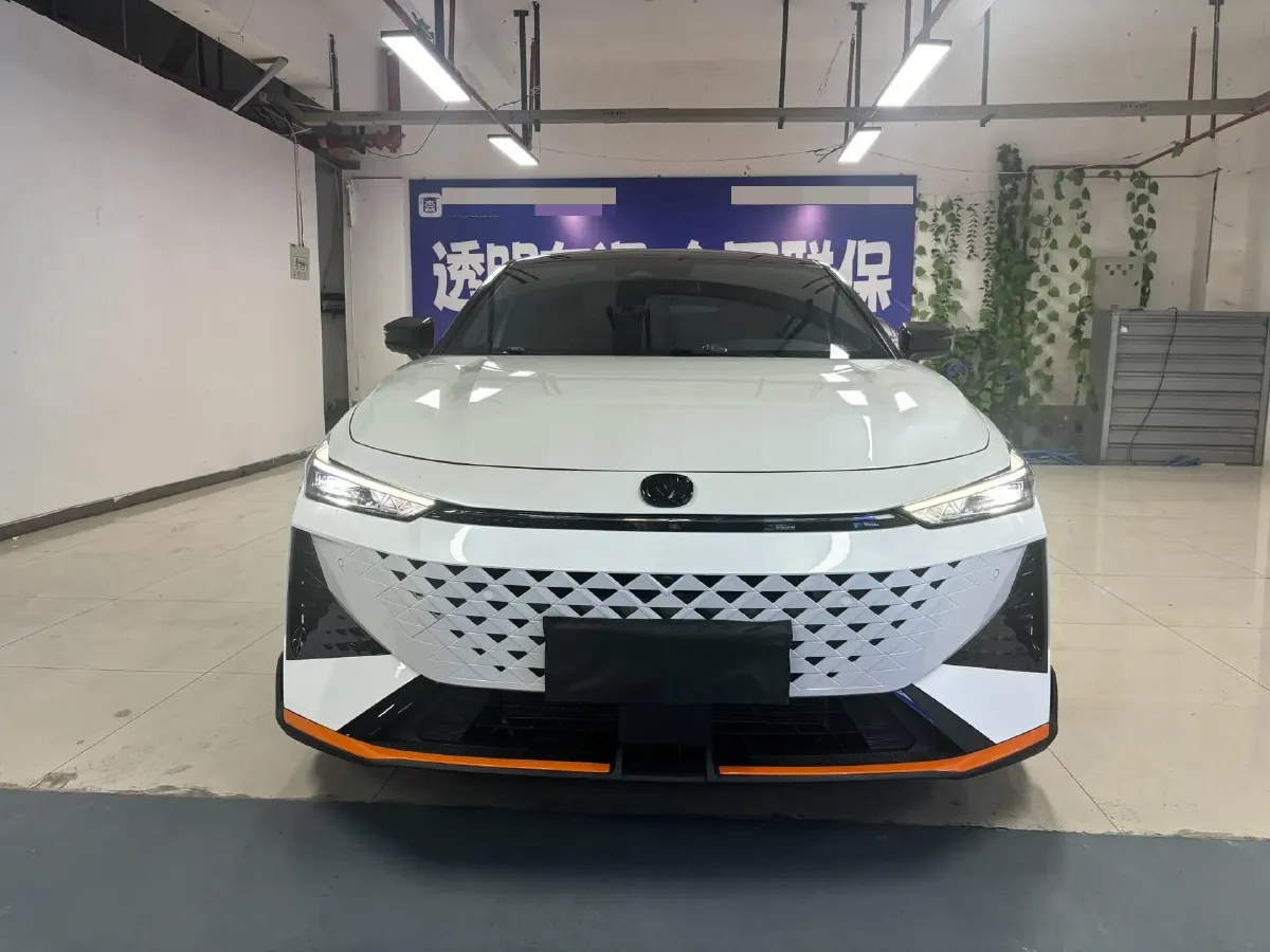 2024 ChangAn UNI-V 1.5T 188HP L4 7DCT,autocango,china used car exporter,china ev exporter,chinese used car exporter,chinese used ev exporter