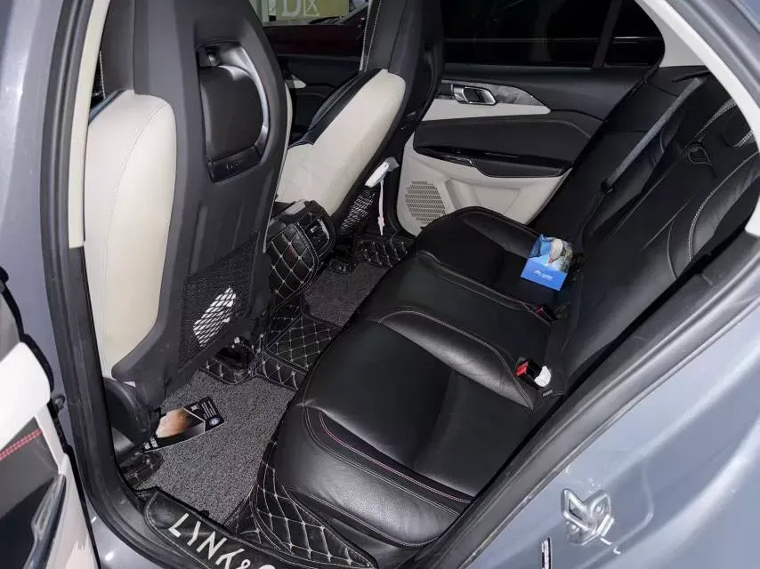 2018 Toyota C-HR 2.0L 171HP L4 CVT,autocango,china used car exporter,china ev exporter,chinese used car exporter,chinese used ev exporter