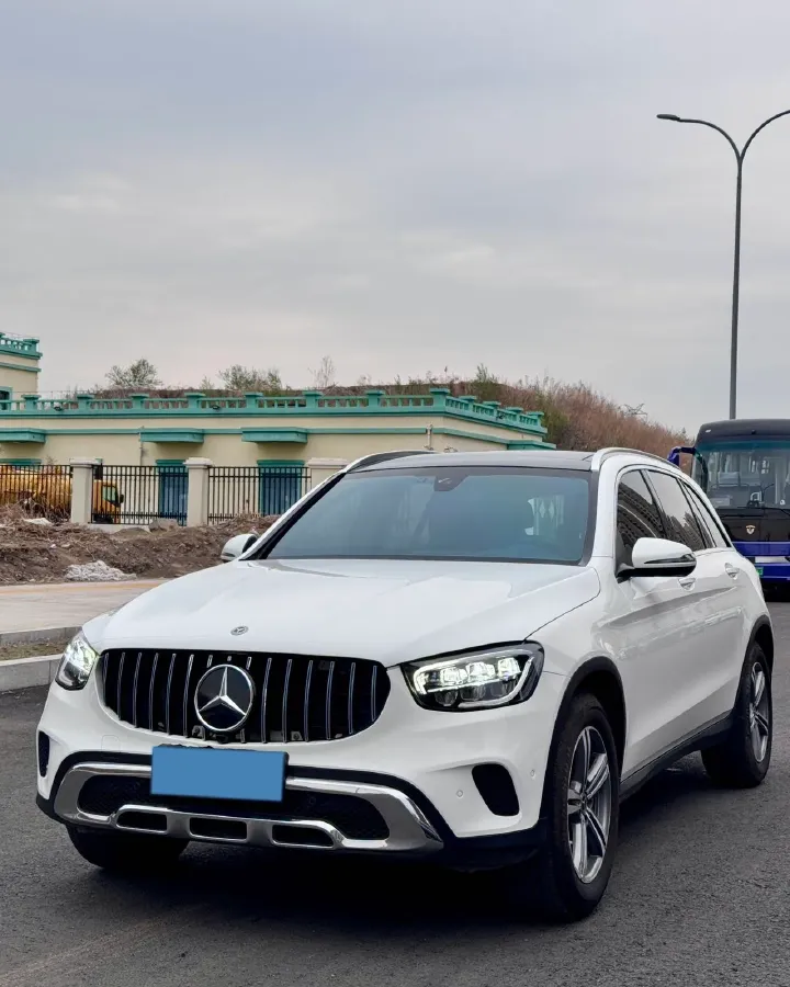 2021 Mercedes-Benz GLC Class 2.0T 197HP L4 9AT,autocango,china used car exporter,china ev exporter,chinese used car exporter,chinese used ev exporter